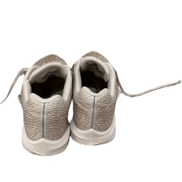 Nike Winflo 5 gold and white sneakers women’s 8 - Picture 7 of 8